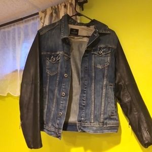 Men's jean jacket with leather sleves